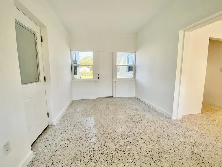 480 Alice Dr — Photo 11