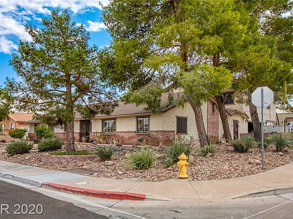 4th image of 201 E Desert Rose Dr