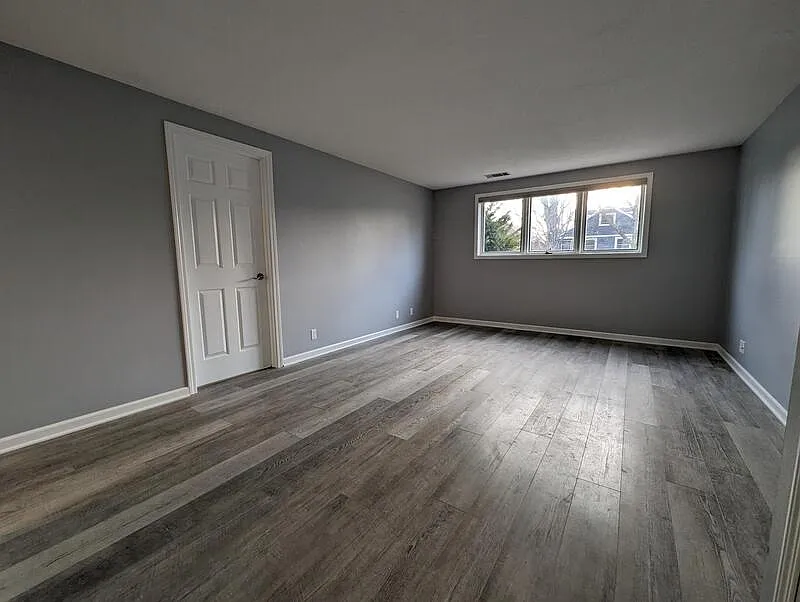 223 Carson St — Photo 3