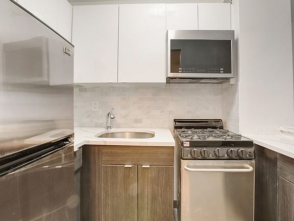 4th image of 145 E 27th St APT 4F