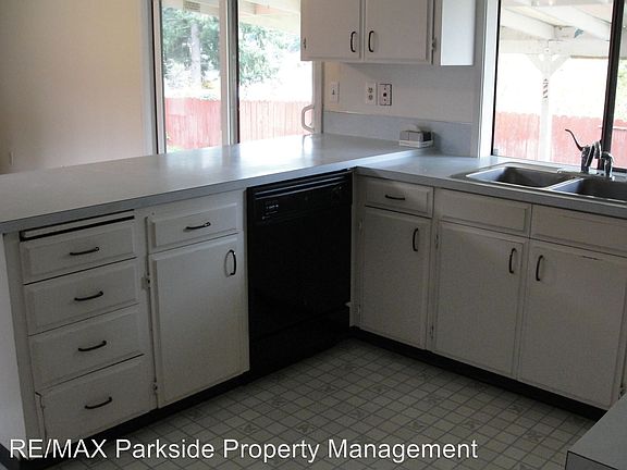 2nd image of 4722 Lakemont St SE
