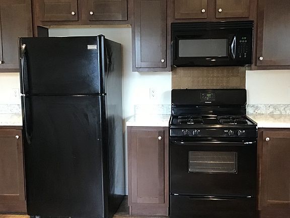 5th image of 900 W Columbia St #247