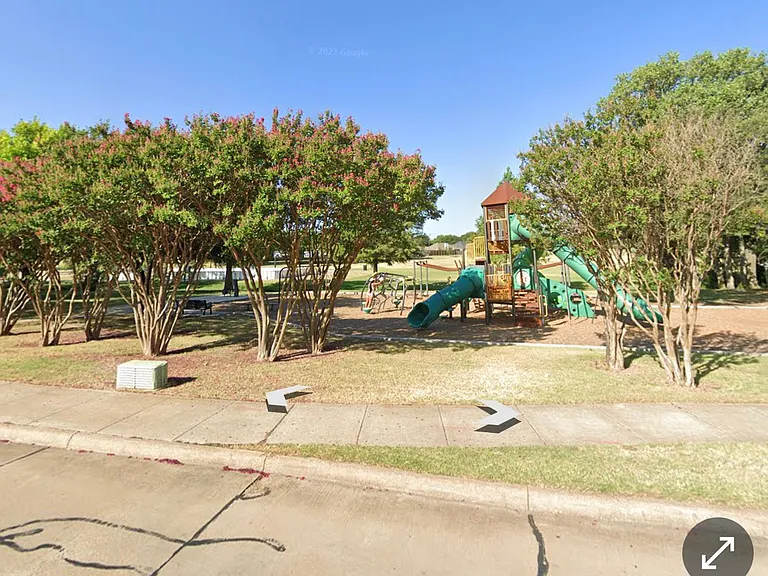 9360 Sunset Dr — Photo 10