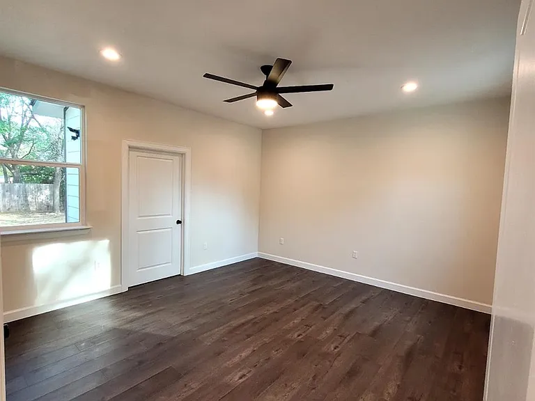 750 S Main St — Photo 25
