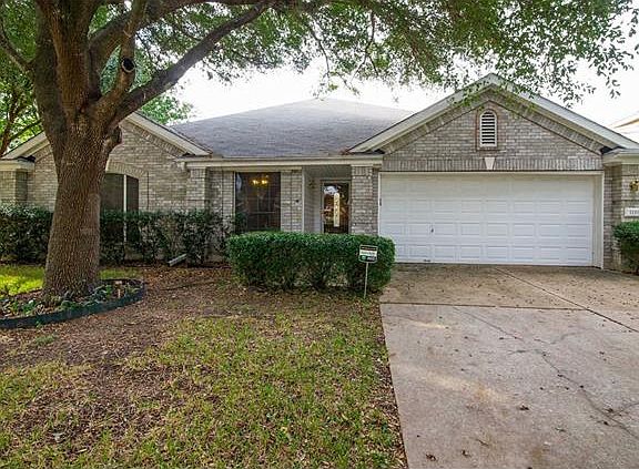 2nd image of 1119 Blackthorn Dr
