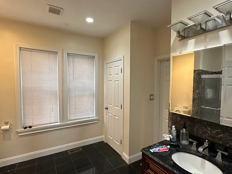8 Montfern Ave #8 — Photo 9