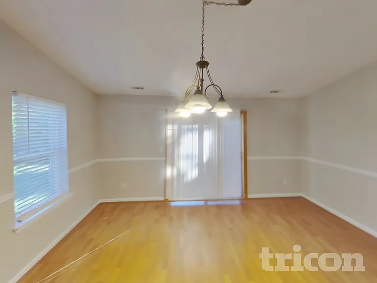 1277 Collier Ln — Photo 5