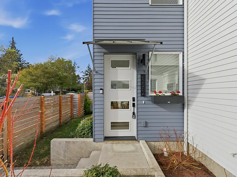 6320 41st Ave SW #A — Photo 20