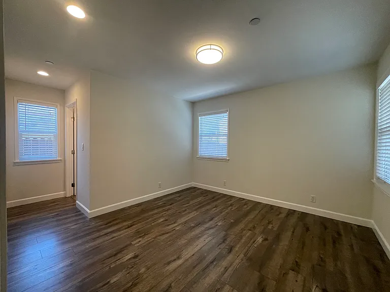 240 W Lemon Ave #B — Photo 9