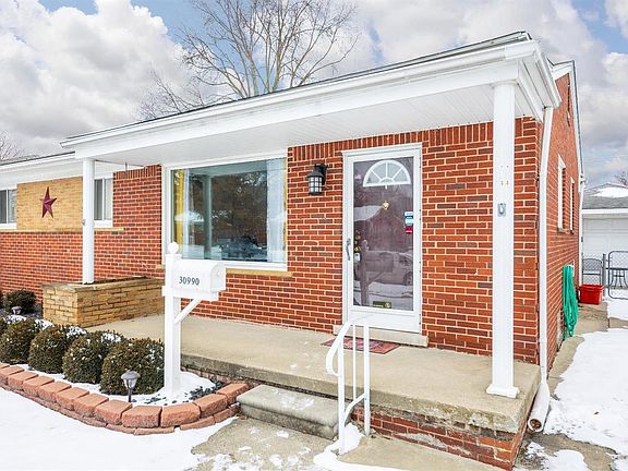 2nd image of 30990 Orangelawn St