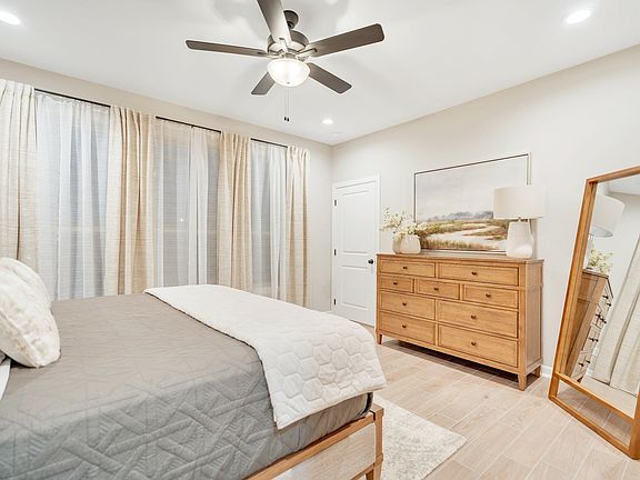 2nd image of 5114 Carambola Ln