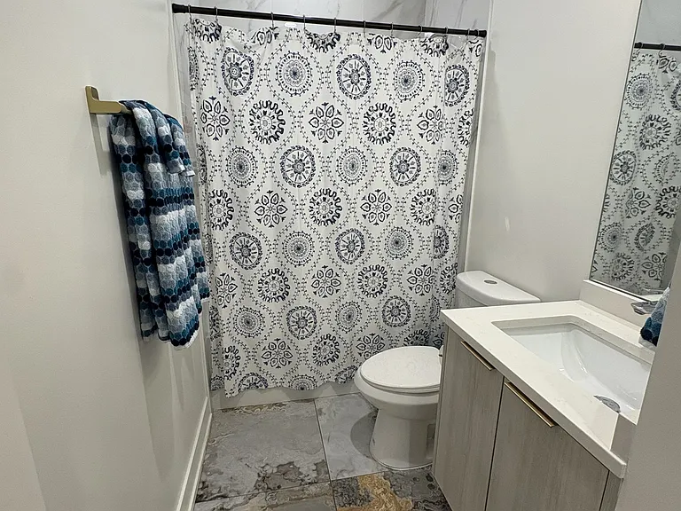 6317 S Rhodes Ave — Photo 9