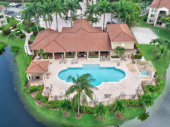 1002 Villa Cir, Boynton Beach, FL