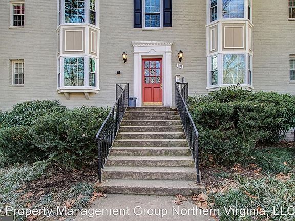 3rd image of 800 S Arlington Mill Dr APT 303