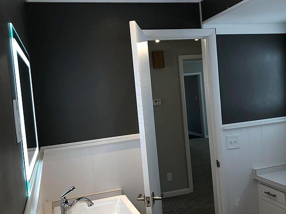 4th image of 3720 Elbern Ave