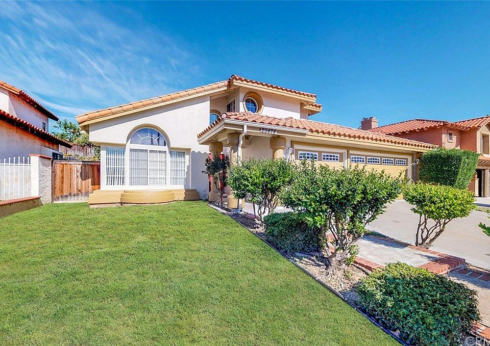 1st image of 25474 Blackthorne Dr