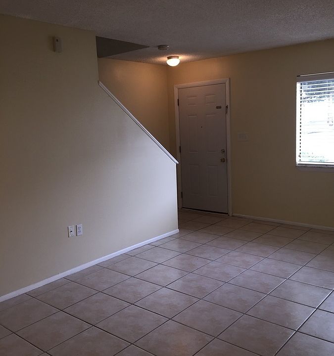 2nd image of 670 Leslie Ct