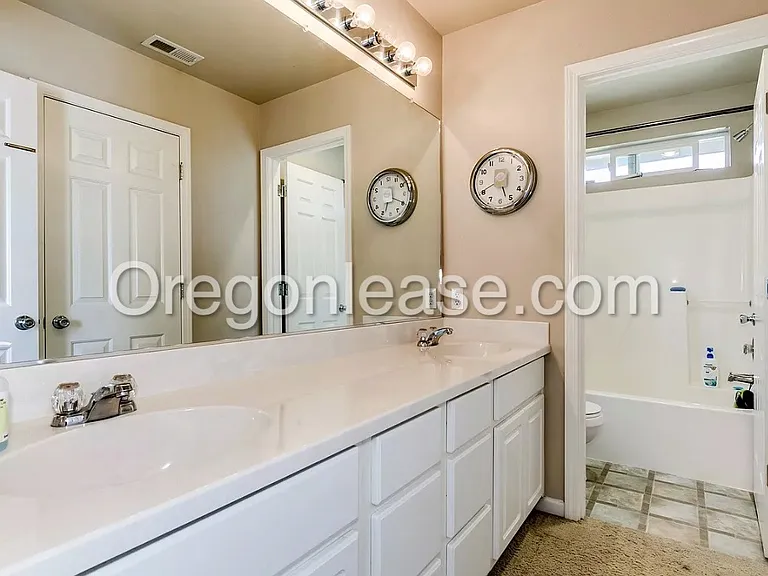 1723 Praslin St — Photo 14