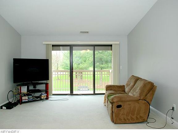4th image of 3800 Rosemont Blvd APT 104F
