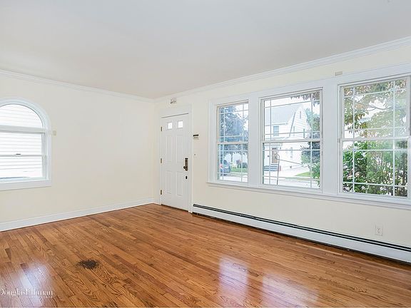 5th image of 92 Dartmouth St