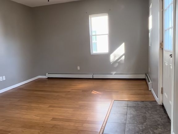 3rd image of 932 Capouse Ave Unit 1