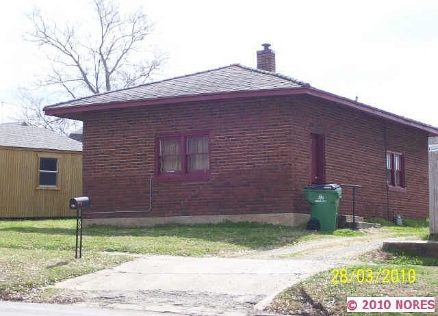 1st image of 304 E 1st Ave