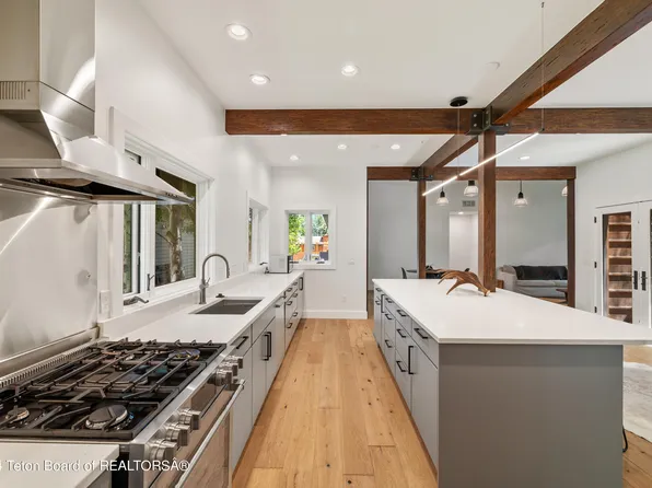 665 E Cache Creek Dr, Jackson, WY 83001