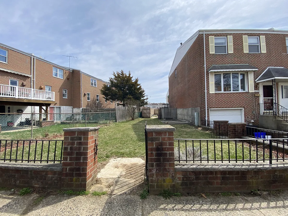 Building Photo - 10735 Philcrest Rd