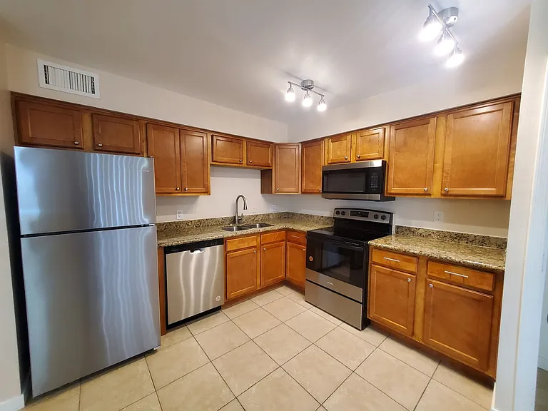 Mountain View Condos — Photo 8