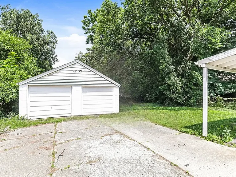 1917 Bising Ave — Photo 10