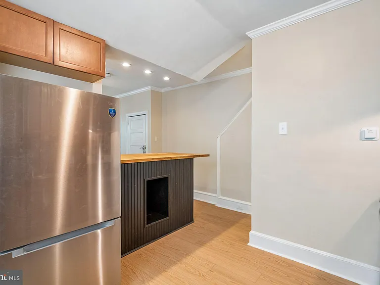 481 Gerhard St #1 — Photo 7