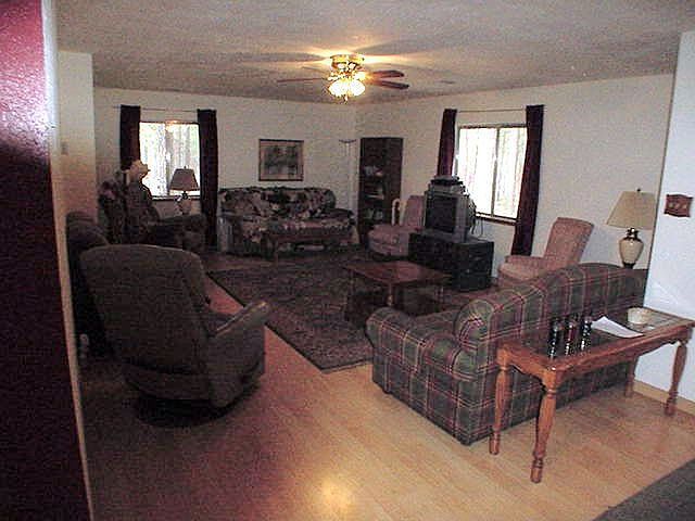 2nd image of 696-440 Merrillville Rd