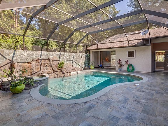 4th image of 3647 Shinnecock Ln