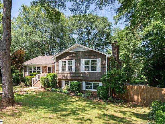 2nd image of 601 Great Glen Ct