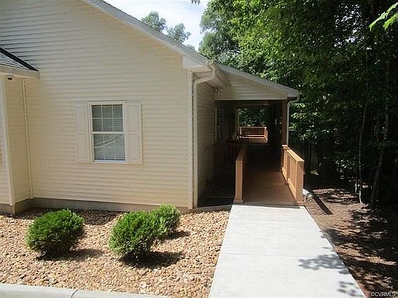 5th image of 101 Hillside Ct