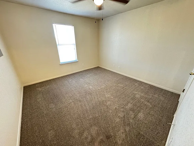 1101 Circle M — Photo 9