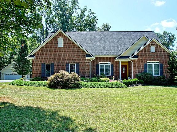 5th image of 100 Baywood Dr