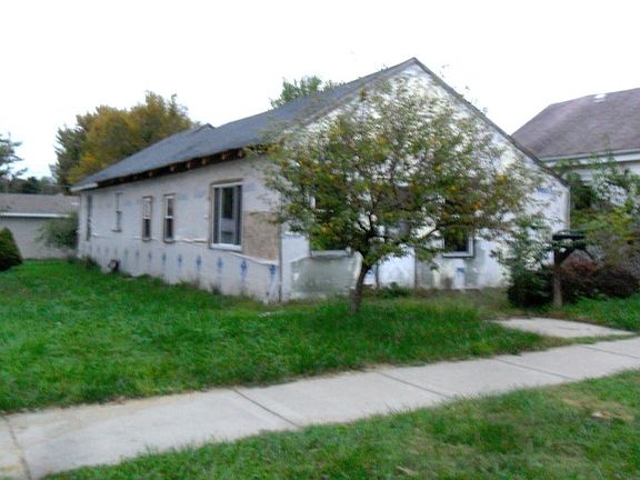3rd image of 409 E Main St