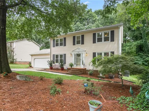 5907 Spanish Oak Dr, Greensboro, NC 27409