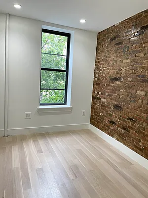 Rented by Jonis Realty | media 2