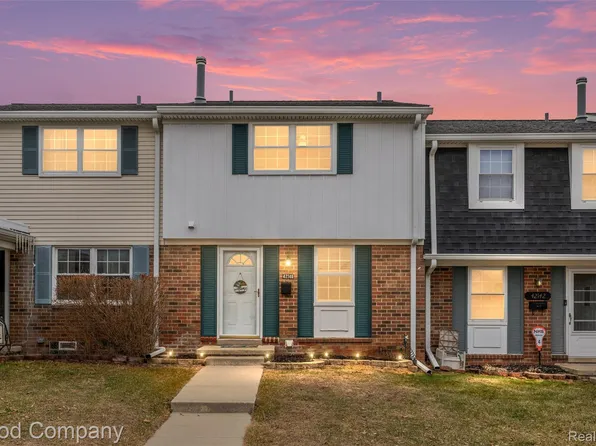 42146 Farragut Ct, Northville, MI 48167