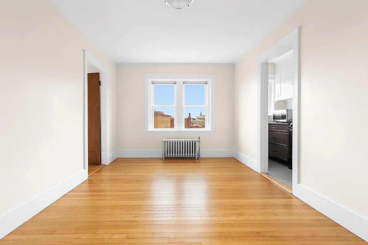 Hardwood floor throughout the livingroom and bedroom. - 11 Shepley St