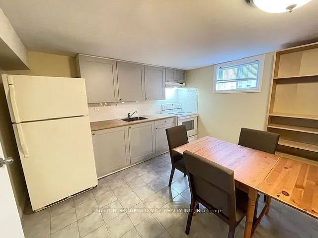 Building Photo - 58 Allenby Ave #BASEMENT