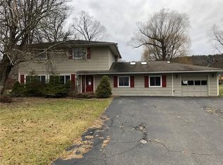 20 Esther Pl, Lake Katrine, NY 12449