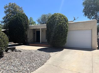 1116 Summit Dr NE, Albuquerque, NM 87106