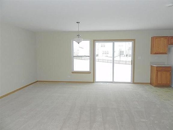 4th image of 118 Cottonwood Blvd