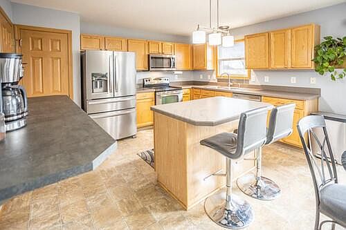 4th image of 203 Dowler Dr