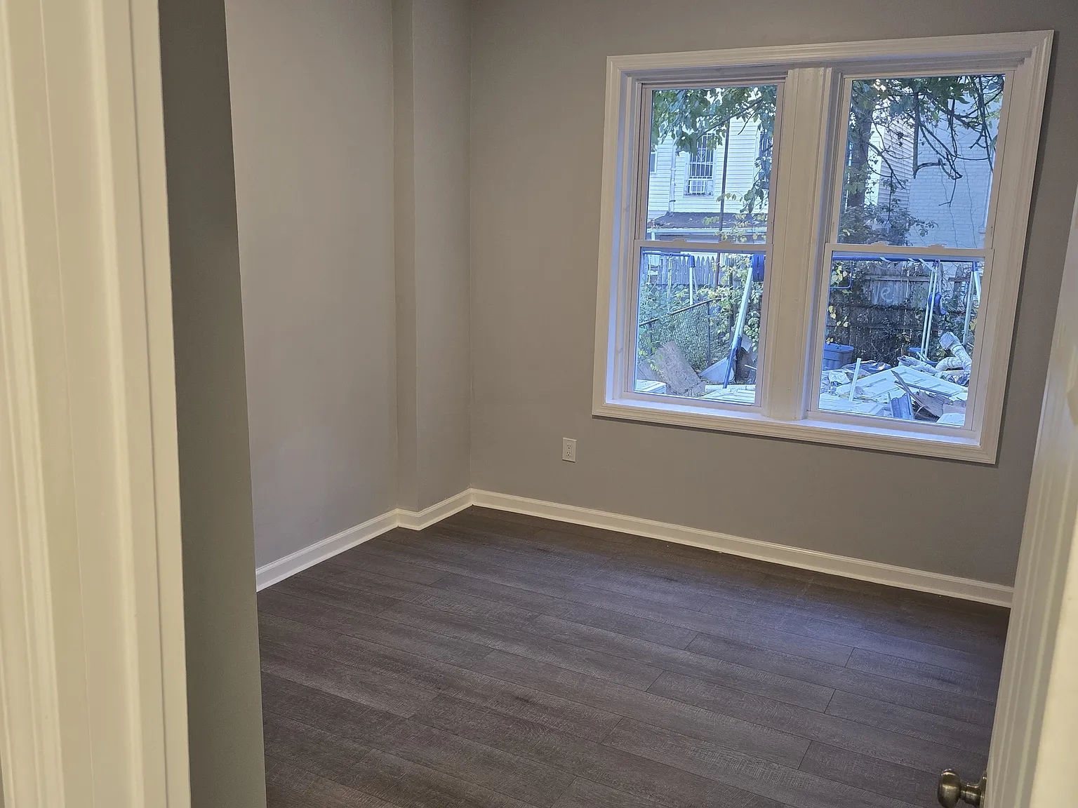 2 bed, 800 sqft, $2,100 — Photo 2