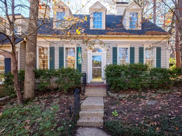 24 Windsor Ct, Little Rock, AR 72212