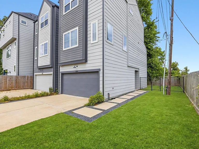 1404 Mansfield St — Photo 24